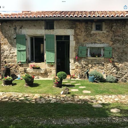 Le Petit Grange Bed and Breakfast Le Lindois Exteriör bild