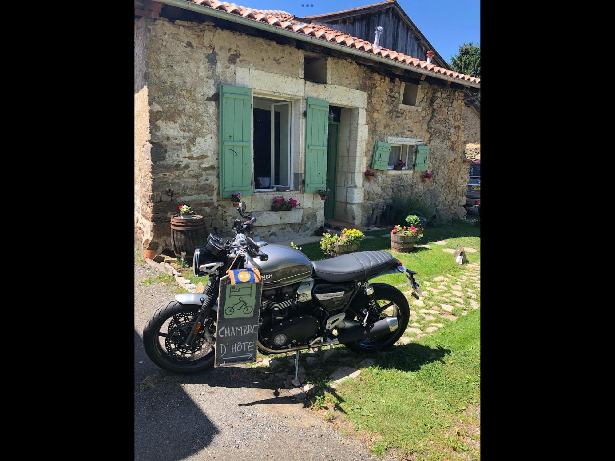 Le Petit Grange Bed and Breakfast Le Lindois Exteriör bild